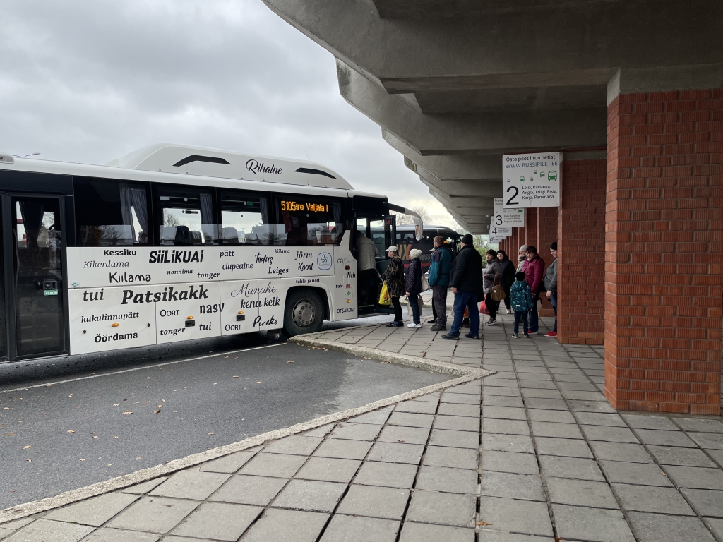 Buss_Kuressaare bussijaam