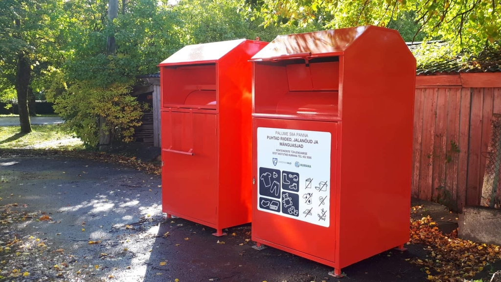 punane riidekonteiner
